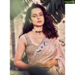 Kangana Ranaut Instagram - @thalaivithefilm trailer launch ✨ . Outfit @anamikhakhanna.in Necklace @manojanddevjewelry Earrings & Ring @anmoljewellers Hair @hairbyhaseena Make up @chettiaralbert Style team @stylebyami @tanyamehta27 Photographer @ravindupatilphotography