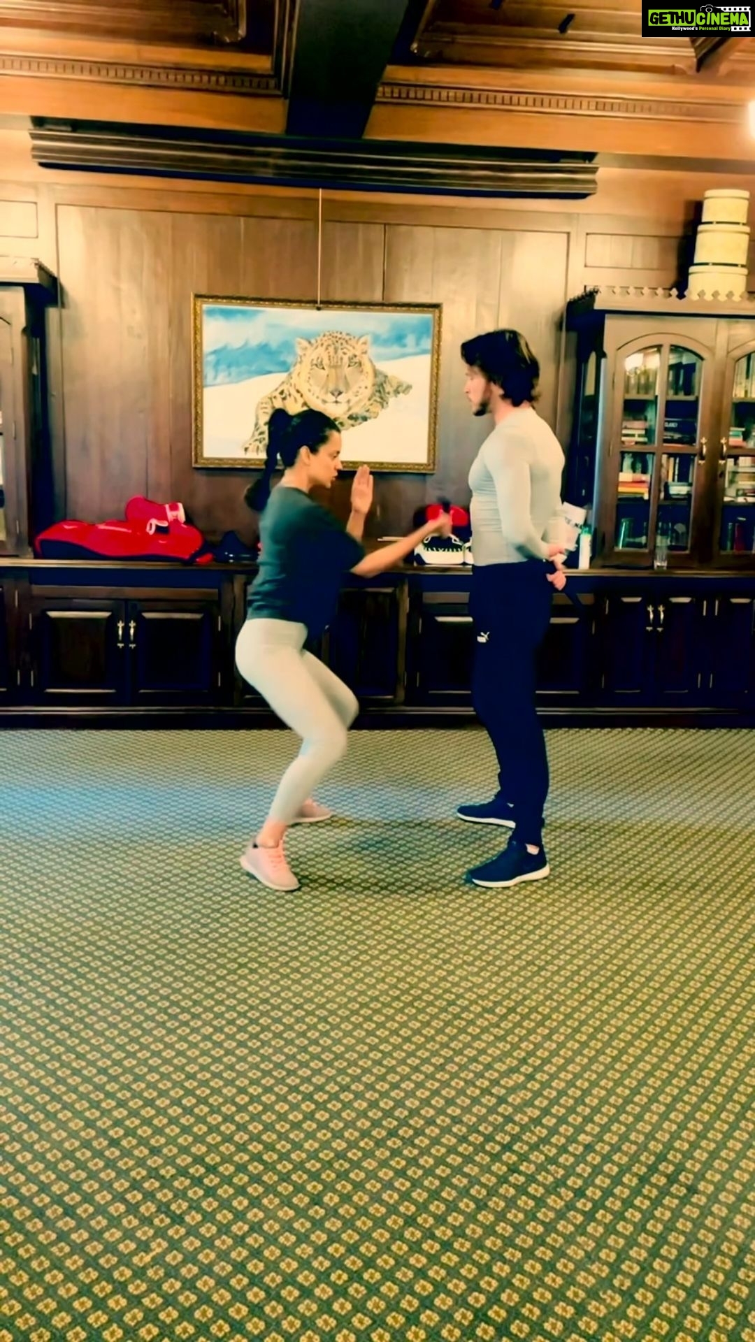 Kangana Ranaut Instagram - Action rehearsals for #Dhakaad with @stuartwillaction going on whole day in Manali, as I swiftly leave the political world of Jaya Maa behind, kick n punch in to the world of Agent Agni, breaking bones and pulling out eye balls, probably my most favourite things to do, LOVE ❤️