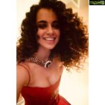 Kangana Ranaut Instagram - I have been honest about the film industry so most of them are against me, I opposed reservations most Hindus hate me, during Manikarnika’s release I fought with Karni Sena so Rajputs threatened me as well, I oppose Islamists many Muslims hate me, I fought with Khalistanis. So now most Sikhs are against me, my well wishers tell me no political party likes a vote repellent like me, so clearly no political party appreciates me, most of you wonder why I do what I do. Well in a world beyond this world in the world of my CONSCIENCE I am appreciated ❤️