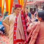 Kangana Ranaut Instagram - I love folk music of any tradition for that matter, here’s a Kangari song sung by Pahadi artists at my brother’s dham today, meaning is simple... a woman expressing her love for her mother 🌹