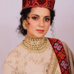Kangana Ranaut Instagram - For Aksht Ritu wedding reception (Dham)dressed in @sabyasachiofficial X @bhuttico gifted to Kangana by her parents ❤️ HMU: @vanitybyshreya