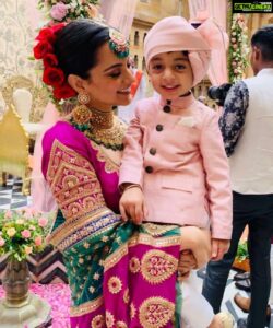 Kangana Ranaut Instagram - #Kangana and family members for Ritu & Aksht’s big day. Don’t they just look happy and radiant? 😍🥰