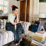 Kangana Ranaut Instagram - #KanganaRanaut joined the virtual event of Shushmanjali, to pay tribute to one of India's tallest leaders #SushmaSwaraj (organised by Sanskar Bharti and Sanskriti Ganga Trust). It will be released on 6th August at 11am. Stay tuned 🥰