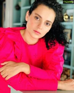 Kangana Ranaut Instagram - Got ready for a virtual conversation with @ranadaggubati for his exciting upcoming project ✨✨✨✨