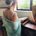 Kangana Ranaut Instagram - Today is #NationalHandloomDay. Let's promote handloom, handmade, artisanal, and everything our nation should be proud of. When you choose handloom you choose weavers who are struggling for their survival, you choose to be #vocalforlocal, you choose mother earth, and love for every single being on this planet. #vocalforhandloom #savetheweave