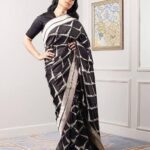 Kangana Ranaut Instagram - Today is #NationalHandloomDay. Let's promote handloom, handmade, artisanal, and everything our nation should be proud of. When you choose handloom you choose weavers who are struggling for their survival, you choose to be #vocalforlocal, you choose mother earth, and love for every single being on this planet. #vocalforhandloom #savetheweave