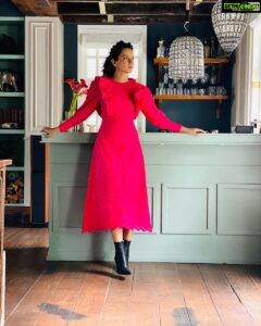 Kangana Ranaut Instagram - Got ready for a virtual conversation with @ranadaggubati for his exciting upcoming project ✨✨✨✨