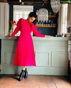 Kangana Ranaut Instagram - Got ready for a virtual conversation with @ranadaggubati for his exciting upcoming project ✨✨✨✨