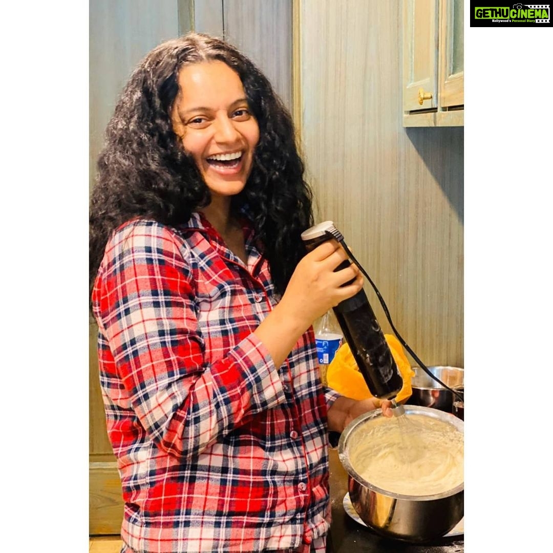 Kangana Ranaut Instagram - Necessity is the mother of invention. Baker 👩🍳 Kangana’s kitchen is now serving cupcakes 🧁 made with white butter and cheese frosting, and lots of love. 😆 . . . . . . #KanganaRanaut #Quarantine #Coronavirus Manali, Himachal Pradesh