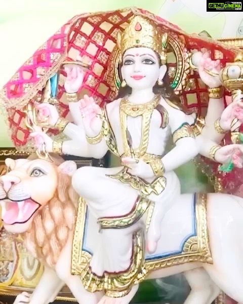 Kangana Ranaut Instagram - Navratri 7th day ... Mantras are a very good technique to enhance your vibration and energy immediately, if you feel negative or low you can utilise various mantras, Kangana is listening to Bhairavi Vandana.... during Navratri she spends lot of time meditating over mantras 🙏