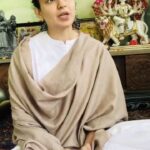 Kangana Ranaut Instagram - कंगना रनौत आपको बताएंगी कुछ नुस्खे कि कैसे इस मुसीबत की इस घड़ी में आप अपना मानसिक और शारीरिक संतुलन — साधना, योग और उपवास से बनाये रख सकते हैं, और अपनी नवरात्री साधना को सफल बना सकते हैं। . . . . . #KanganaRanaut #HappyNavratri #Navratri2020 #Coronavirus #Quarantine #Covid19