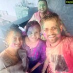 Kangana Ranaut Instagram - #HappyHoli guys! #KanganaRanaut and her brother Aksht and Fiancee along with Kangana's Rakhi bother, Ajay Dhama, celebrating Holi! 🥰🥰🥰🥰