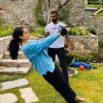 Kangana Ranaut Instagram - #KanganaRanaut goes Loco with her workout!! #WeekendVibes 👏 . . . . . . . #KanganaRanaut #TeamKanganaRanaut #Weekend #WorkoutMotivation