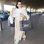 Kangana Ranaut Instagram - #Repost @delhi.times • • • #StyleFile - This is an appreciation post for #KanganaRanaut’s airport looks featuring #ethnicwear. . . . #kanganaranaut #kanganaranautfanclub #kanganaranautfc #kanganaranautfans #kanganaranautfashion #kanganaranautstyle #kanganaranautnecklace #kanganaranautlovers #ethnicwear #ethnicfashion #bollywoodethnic #airportlook #bollywoodethnicstyle #sari #suitfashion #airportlooks😍💕 #bollywoodairportstyle #airportlooks #bollywoodairportlook #celebspotting #celebairportfashion #bollywoodpaparazzi #teamkanganaranaut #teamkangana