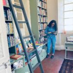Kangana Ranaut Instagram - A book lover never misses a chance to read. #KanganaRanaut was seen today, shopping for her reading list during her free day in Pondicherry. She is in the city for the shoot of #Thalaivi. Pondichery, Pondi
