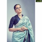 Kangana Ranaut Instagram - Ace of S̶p̶a̶d̶e̶s̶ Sarees! #KanganaRanaut's saree looks are to die for! Here, she is wearing this epic outfit from @raw_mango for #TheKapilSharmaShow for #Panga promotions. The episode will air this weekend. Stay Tuned! . . . . . . Outfit : @raw_mango Jewellery : @anmoljewellers Styling : @stylebyami @shnoy09 @tanyamehta27 Make up : @loveleen_makeupandhair Hair : @hairbyhaseena Picture credit : @ravindupatilphotography
