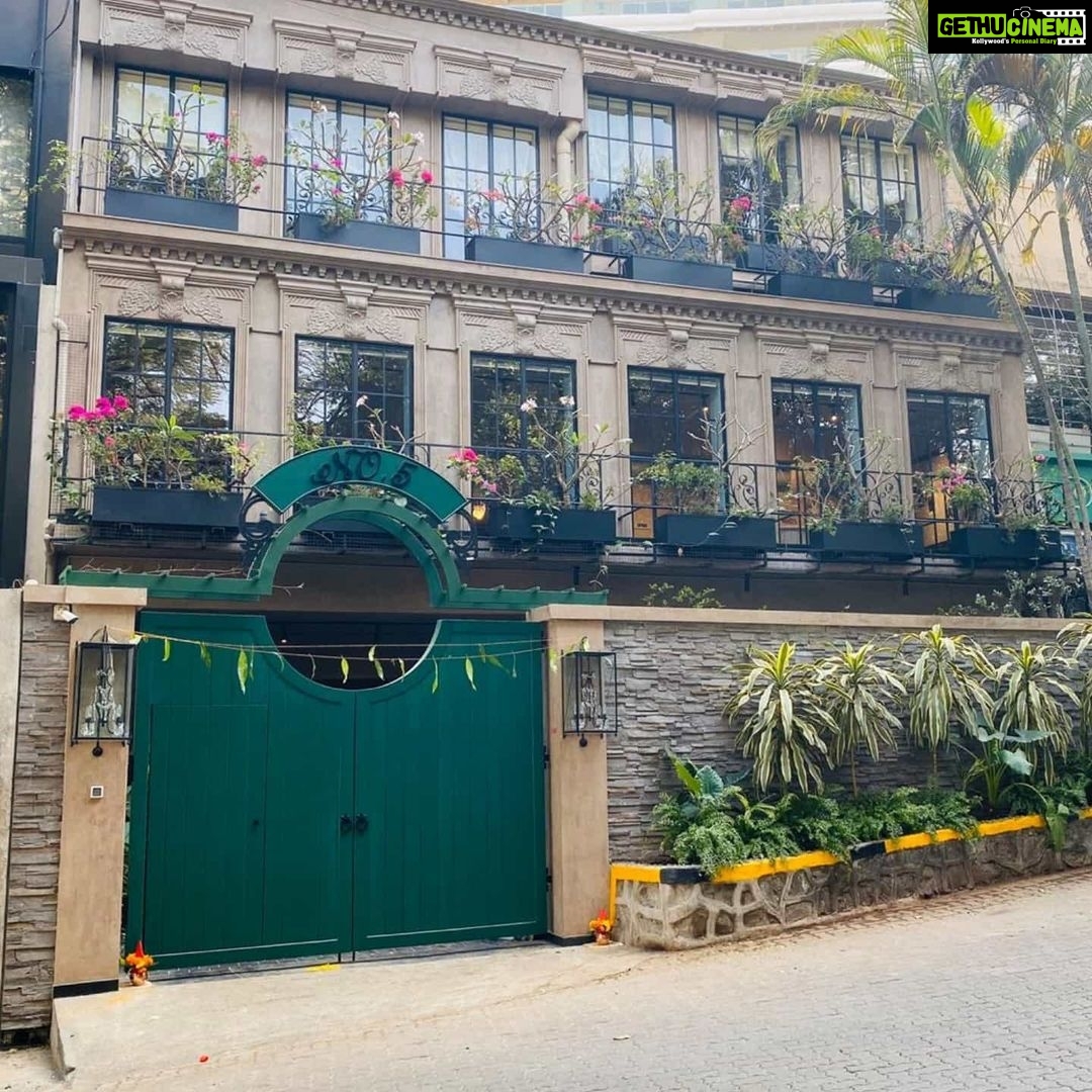 Kangana Ranaut Instagram - Puja day for #KanganaRanaut as she opens doors to her own studio - Manikarnika Films, located in the bustling neighborhood of Pali Hill. Stay tuned for the entire reveal.