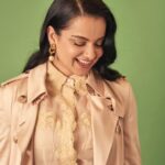 Kangana Ranaut Instagram - #KanganaRanaut shows us how to wear nude-on-nude-on-nude for her outing today with @ficci_india @janiceseq85 #pangapromotions #Pangastories #Panga . . . Outfit : @burberry Earrings : @viangevintage Styling : @stylebyami @shnoy09 @tanyamehta27 Make up : @loveleen_makeupandhair Hair : @hairbyhaseena Picture credit : @akshay.rao.photography
