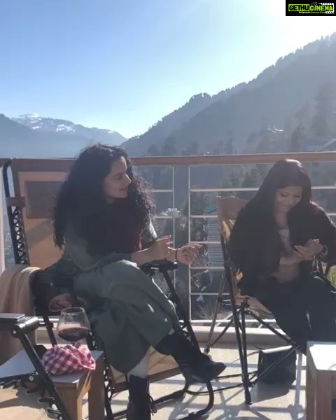Kangana Ranaut Instagram - Kangana's Sudha bua Ji singing a pahadi song, 'Banku Deya Chachua' is giving us pure festive vibes!