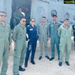 Kangana Ranaut Instagram - My herogiri turned in to total fangiri when asli Air Force officers/ soldiers landed in the same hangar as we are shooting our movie Tejas …. They already knew about this upcoming movie and showed eagerness to watch it … this brief meeting was absolutely pleasant and encouraging…. Jai Hind 🇮🇳