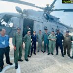 Kangana Ranaut Instagram - My herogiri turned in to total fangiri when asli Air Force officers/ soldiers landed in the same hangar as we are shooting our movie Tejas …. They already knew about this upcoming movie and showed eagerness to watch it … this brief meeting was absolutely pleasant and encouraging…. Jai Hind 🇮🇳