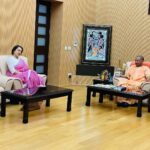 Kangana Ranaut Instagram - I thanked Uttar Pradesh government for their cooperation in our film ( Tejas) shooting and wished Honourable Chief Minister best of luck in his upcoming elections…. I emphasised that we had a tapasavi Raja from Uttar Pradesh Shri Ram Chandra and now we have Yogi AdityaNath … May your reign continues Maharaj ji 🙏 He gifted me a coin which was used at Ram Janm Bhumi Pujan …. What a memorable evening thank you Maharaj ji 🙏💐