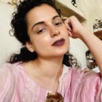 Kangana Ranaut Instagram – No filter needed!
Kangana snapping selfies between meetings and appointments and we are in 😍