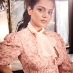 Kangana Ranaut Instagram - #KanganaRanaut does retro-chic (with a twist) like no one else. . Outfit : @ulyanasergeenko Bag : @coach @luxe_project Heels : @kurtgeiger Styling : @stylebyami @mala_agnani @shnoy09 Assisted : @tanyamehta27 Hair : @hairbyhaseena Make up : @anilc68 Photo: @nupur.agarwal.photography