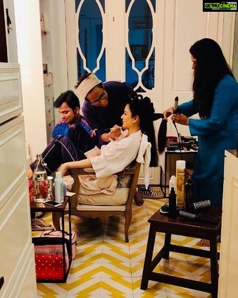 Kangana Ranaut Instagram - Sitting in her walk-in wardrobe and getting ready for Femina Flaunt Salon Launch today. Stay tuned for more. Hair : @hairbyhaseena Make up : @anilc68