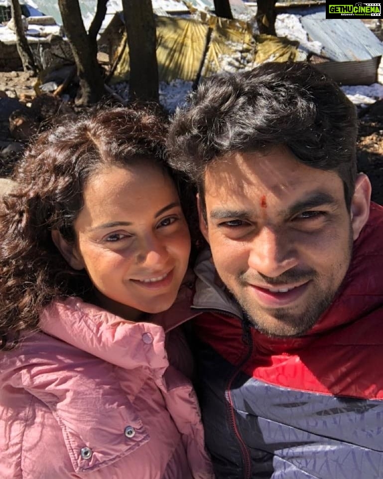 Kangana Ranaut Instagram - Fun loving? ✔️ Charismatic? ✔️ Full of hear? ✔️ Here's wishing this Ranaut youthtake a very happy birthday, @akshtranaut. ♥️
