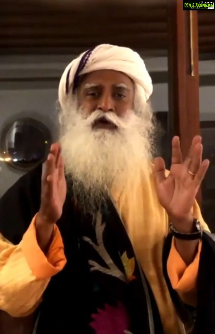 Kangana Ranaut Instagram - Feminine doens't mean female! Please watch why we celebrate Navratris. š . . . #Repost @sadhguru IGTV Sadhguru on the feminine nature of coming three months, and why they are significant in everyone's life.