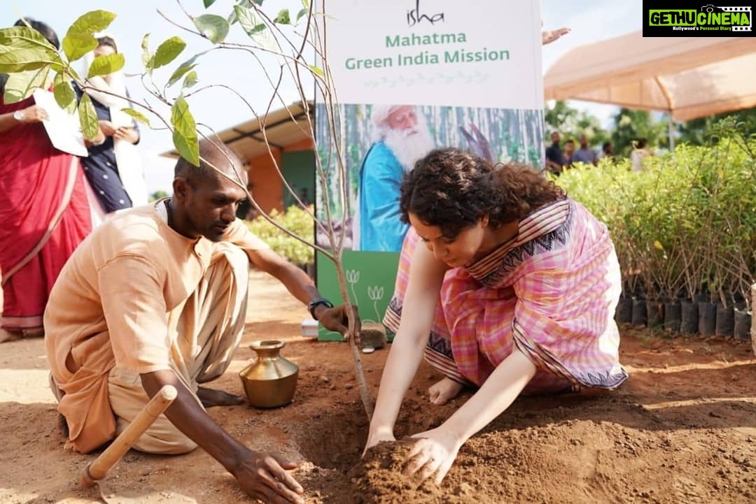 Kangana Ranaut Instagram - #KanganaRanaut being the promoter of afforestation in the country, participated in Green India Mission today where she planted saplings for a Greener India. . . . . . . . . . #GreenIndia #GreenIndiaMovement @isha.foundation #CauveryCalling