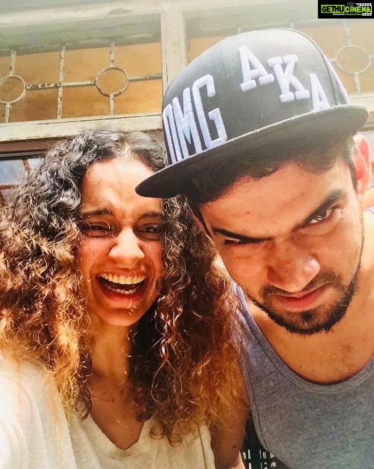 Kangana Ranaut Instagram - Fun loving? ✔️ Charismatic? ✔️ Full of hear? ✔️ Here's wishing this Ranaut youthtake a very happy birthday, @akshtranaut. ♥️