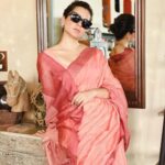 Kangana Ranaut Instagram - Remember those who can’t make you, they can’t break you either…. Also when in these eye of the storm ….. look it in the eye and …. POSE …. 🔥 Today was the hearing of Javed Akhtar case which he filed under Shiv Sena pressure…. Lone warrior facing hyenas that too in style…. 🔥