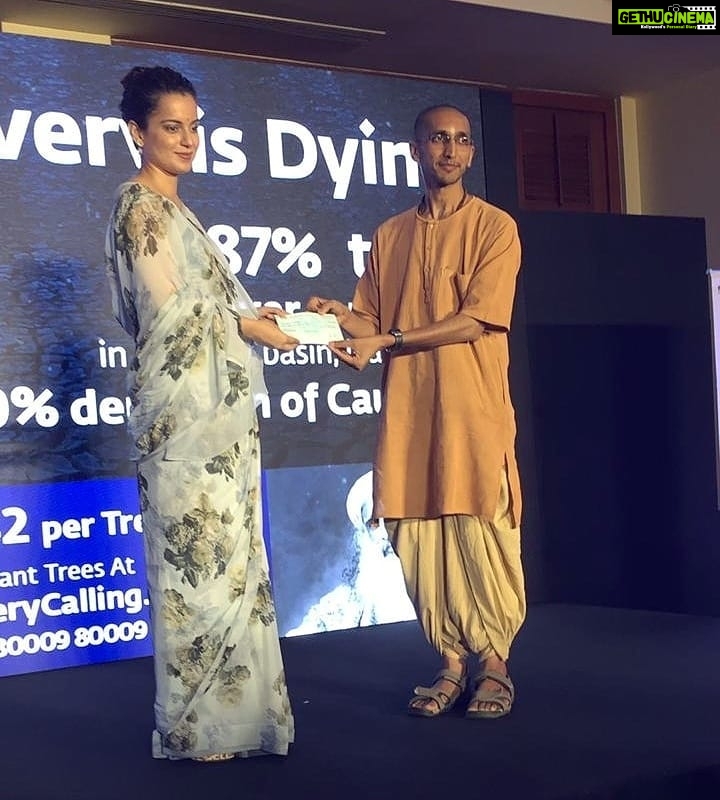 Kangana Ranaut Instagram - #KanganaRanaut has donated 42 lakh rupees to plant 1 lakh saplings on the Cauvery Basin. Do your part, #PlantOneSapling for saving our lifelines, the Rivers! Donate now at cauverycalling.org . . . Hair: @hairbyhaseena . . . . . #3Queens4Cauvery #KanganaForCauveryCalling