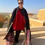 Karan Johar Instagram - The most gorgeous stay…. The best hospitality, best food and the best energies you can encounter at a hotel property! @suryagarh you beauty! Thank you to everyone who made this stay so special !!!! Shawl by @vipulshahbags !