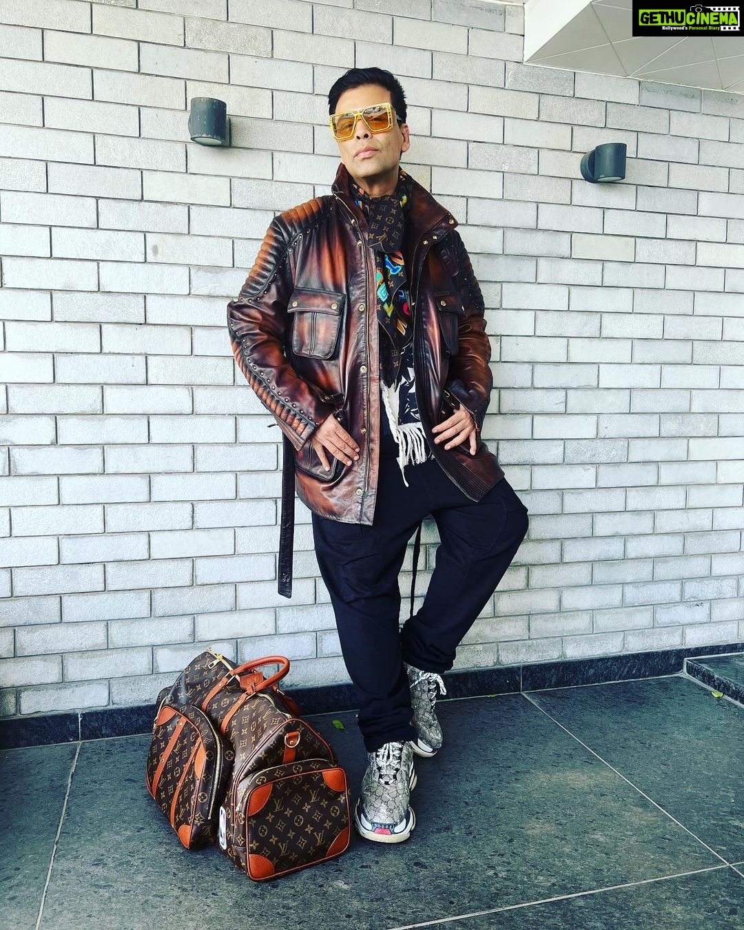Karan Johar Instagram - Travel to unravel! Styled by @ekalakhani in a made to order jacket by @thevrenaissance accessories by @louisvuitton 📸 @len5bm location ( only spot in the house with decent light coming in) that’s all ( tone of Meryl Streep from devil wears Prada)