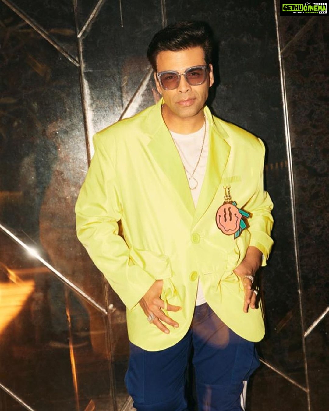 Karan Johar Instagram - Not so mellow yellow! In @dhruvkapoor styled by @ekalakhani 📷 @rahuljhangiani managed by @dcatalent