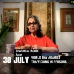Kareena Kapoor Instagram - On #WorldDayAgainstTrafficking In Persons, join actor Sharmila Tagore on a special show to discuss the dark reality of human trafficking, today at 6:30 PM on NDTV 24x7. To ensure timely #Justice4EveryChild, donate now: http://ndtv.com/justiceforeverychild… (In partnership with @KSCFIndia)
