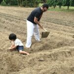 Kareena Kapoor Instagram - Plant more trees ❤️ This world earth day... preserve ❤️ plant ❤️ Grow ❤️ #WorldEarthDay #FavouriteBoys