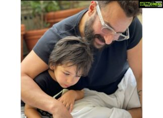 Kareena Kapoor Instagram - This is what my weekend looks like... how about you guys? ❤️