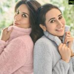 Kareena Kapoor Instagram - Twinning in the softest UNIQLO Fleece jackets! @uniqloin Get this warmth at home, order from online.uniqlo.in #sisterlove #uniqloindia #staywarm #loveinfleece #twinning
