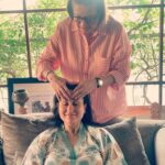 Kareena Kapoor Instagram - Maa ke haath ka... maalish 💯💯❤️❤️