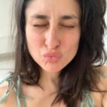 Kareena Kapoor Instagram – Just pouting away… excited to go home ❤️❤️