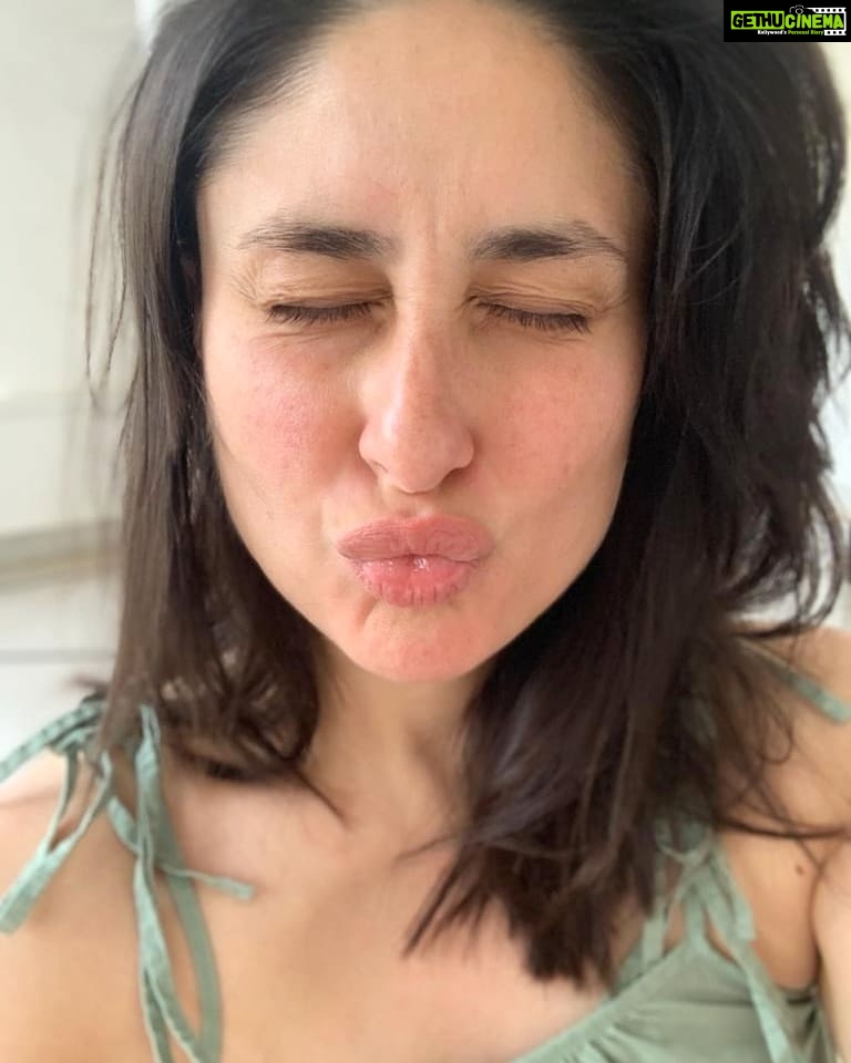 Kareena Kapoor Instagram - Just pouting away... excited to go home ❤️❤️