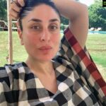Kareena Kapoor Instagram - 5 months and going strong 💪🏻 PS : The #KaftanSeries continues 🤭