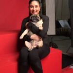 Kareena Kapoor Instagram - Shooting with my fav co-star L̶e̶o̶ ̶D̶i̶ ̶C̶a̶p̶r̶i̶o̶ my Leo 😂❤️❤️