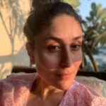 Kareena Kapoor Instagram - Up to some shade-y business… 🤣 #KaftanSeries