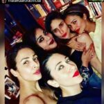 Kareena Kapoor Instagram - Forever Us ❤️❤️❤️🎈🎈🎈 #Repost @malaikaaroraofficial • • • • • • Bffs that pout together stay forever ♥️ #majormissing #majorlove @therealkarismakapoor @mallika_bhat @amuaroraofficial @kareenakapoorkhan