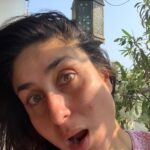 Kareena Kapoor Instagram - Meanwhile... I just sat there staring in wonder of what was being created. PS: The zit on my face didn’t get the memo of no personal visits and social distancing... 🤣 #HugeMess